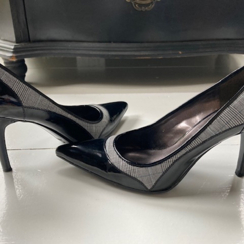 Lovely Houndstooth and Patent Leather Shoe for Fall